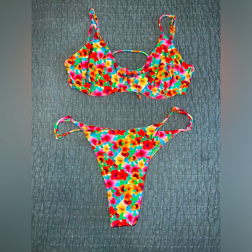 GENTLY USED JMP The Label Newport Top and Melbourne Bottoms in Secret Garden